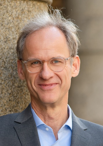 RA Dr. A. Mittmann.jpg (75 KB)